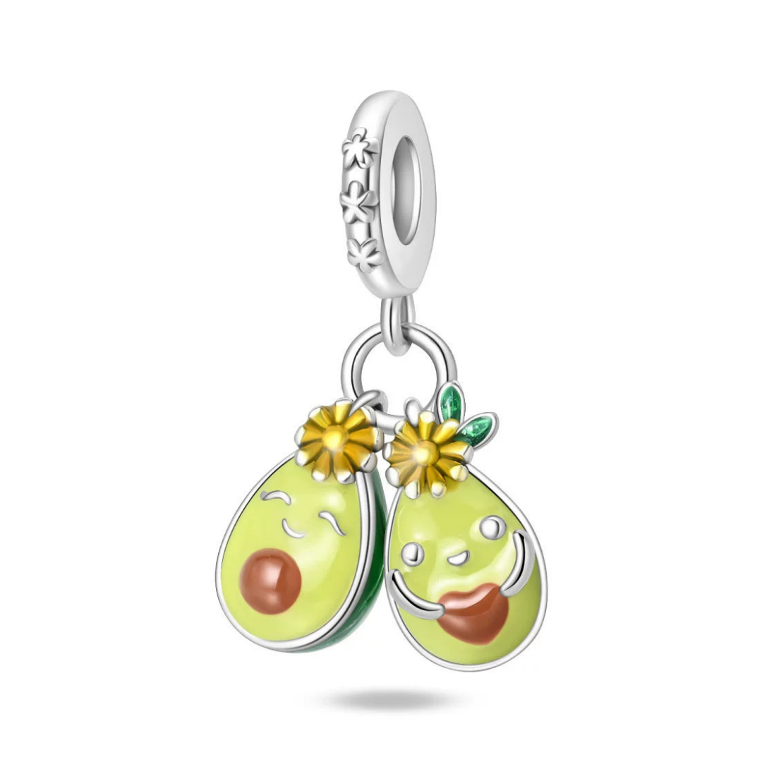 Charm aguacate love