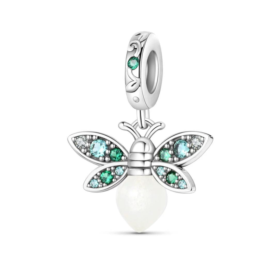 Charm luciérnaga engastada