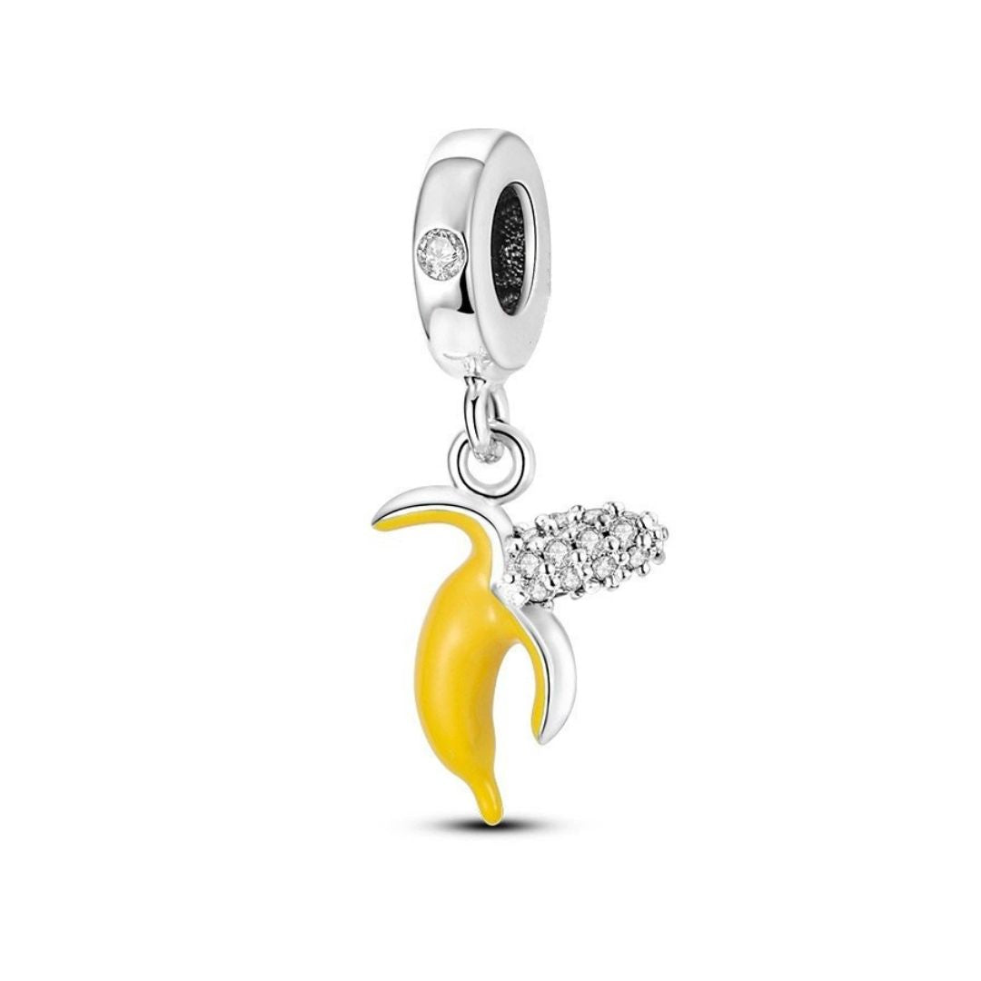 Charm plátano engastado